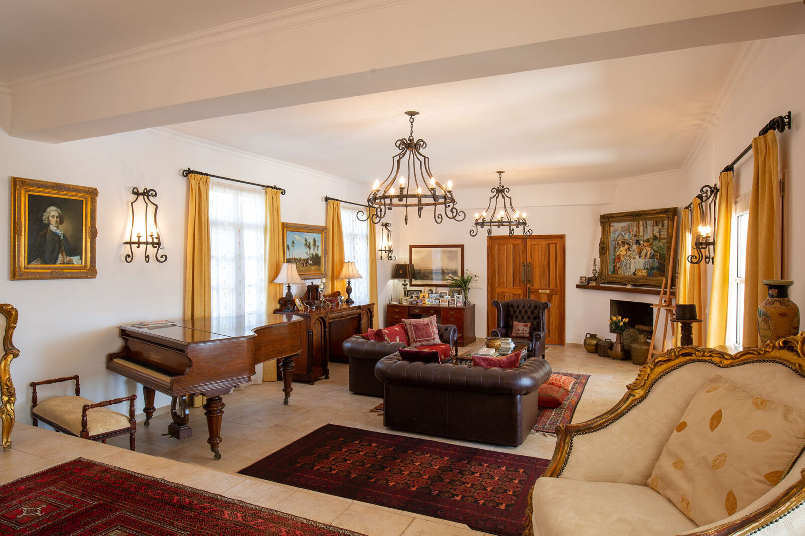 Villa Loukia Kefalonia - view of the lounge with grand piano