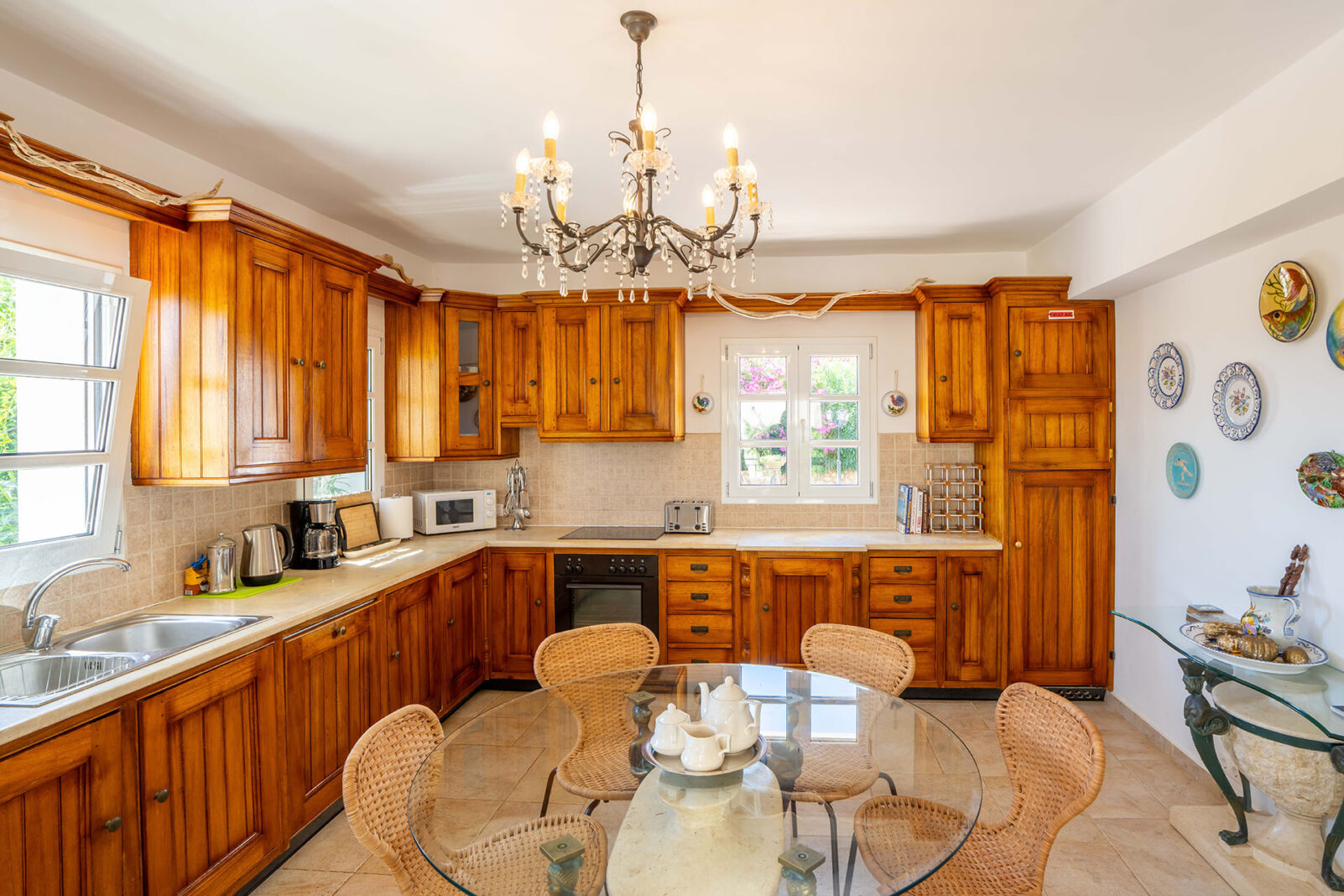 Villa Loukia Kefalonia - view of the large kitchen
