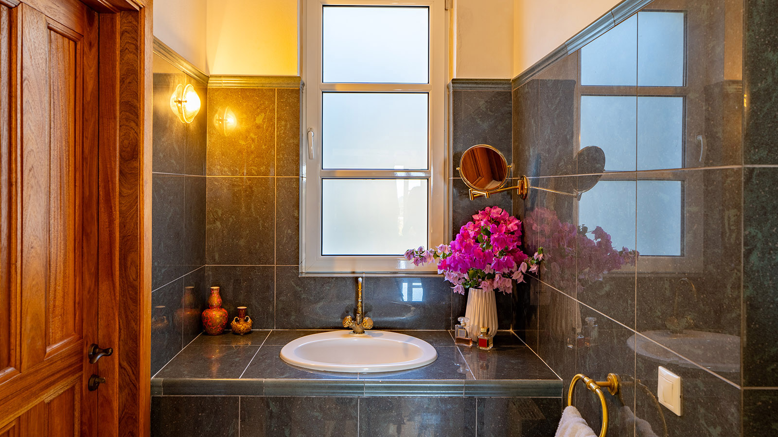 Luxury bathroom at villa loukia-kefalonia